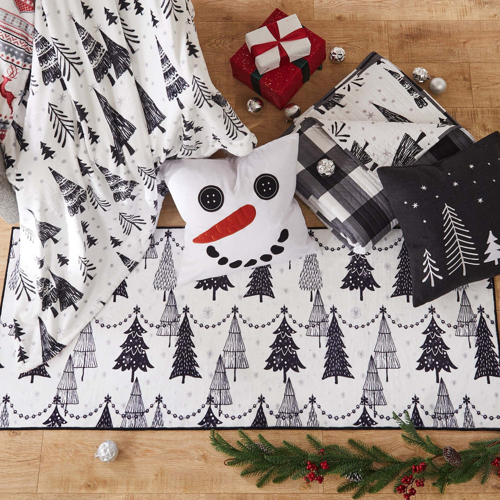 Levtex Home - Northern Star Quilt Set - Full/Queen Quilt + Two Standard Pillow Shams - Christmas Tree - Black and White - Quilt Size (88x92in.) and Pillow Sham Size (26x20in.) - Reversible