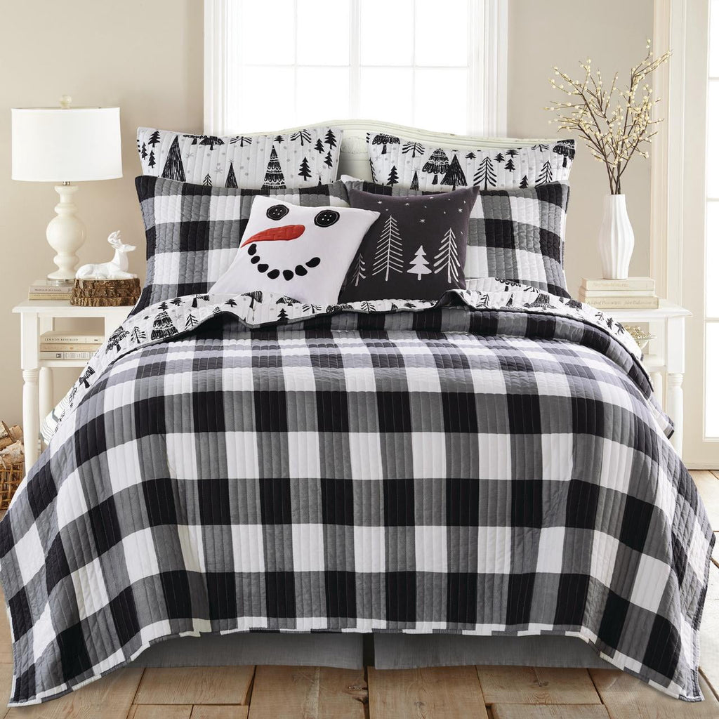 Levtex Home - Northern Star Quilt Set - Full/Queen Quilt + Two Standard Pillow Shams - Christmas Tree - Black and White - Quilt Size (88x92in.) and Pillow Sham Size (26x20in.) - Reversible