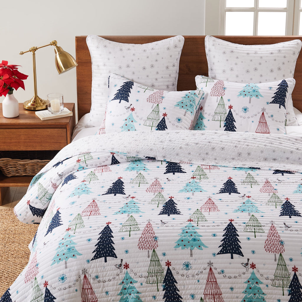 Levtex Home - Northern Star Quilt Set - Full/Queen Quilt + Two Standard Pillow Shams - Christmas Tree - Black and White - Quilt Size (88x92in.) and Pillow Sham Size (26x20in.) - Reversible