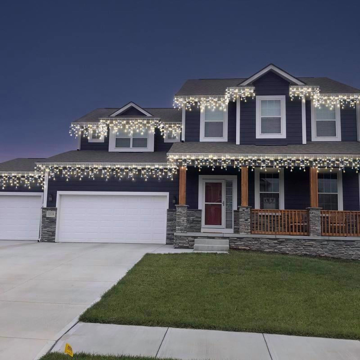Celebrations ICT5CHSA Christmas Lights Platinum LED T5 Pure White/Warm White 100 ct Icicle 9.5 ft.