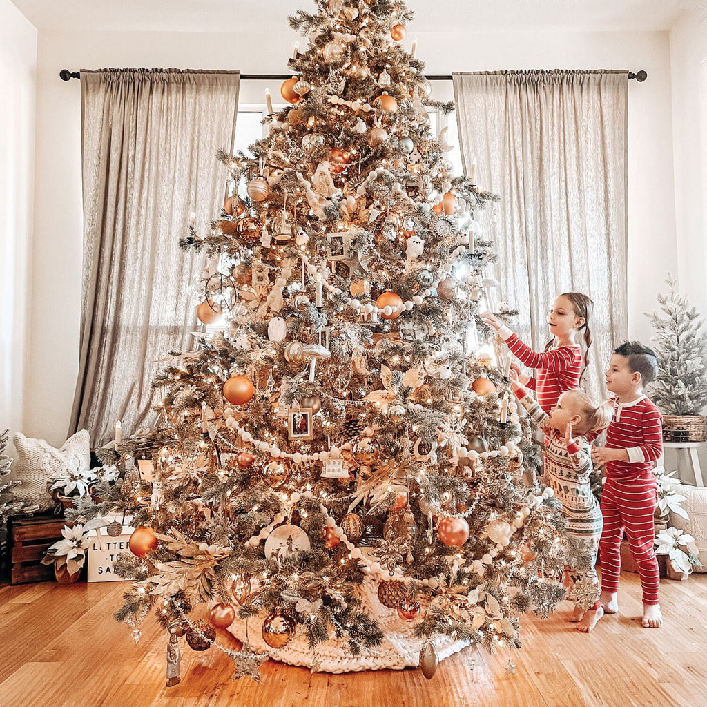 Fraser Hill Farm Prelit LED Warm White Slim 9-ft Artificial Christmas Tree, FFOP090-5GR