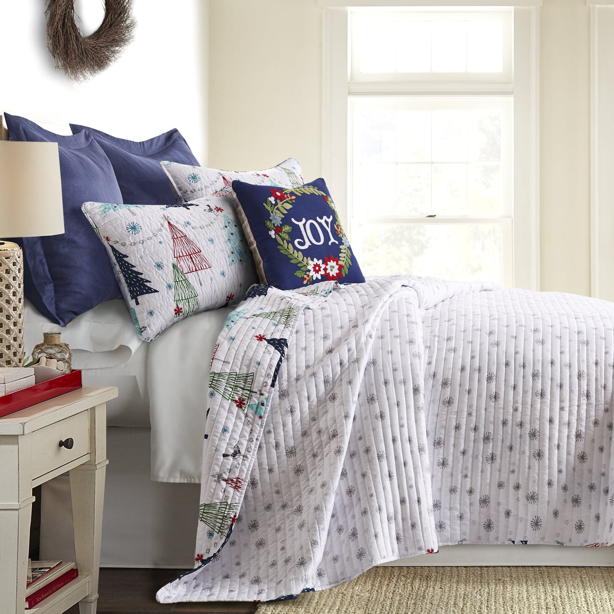 Levtex Home - Northern Star Quilt Set - Full/Queen Quilt + Two Standard Pillow Shams - Christmas Tree - Black and White - Quilt Size (88x92in.) and Pillow Sham Size (26x20in.) - Reversible