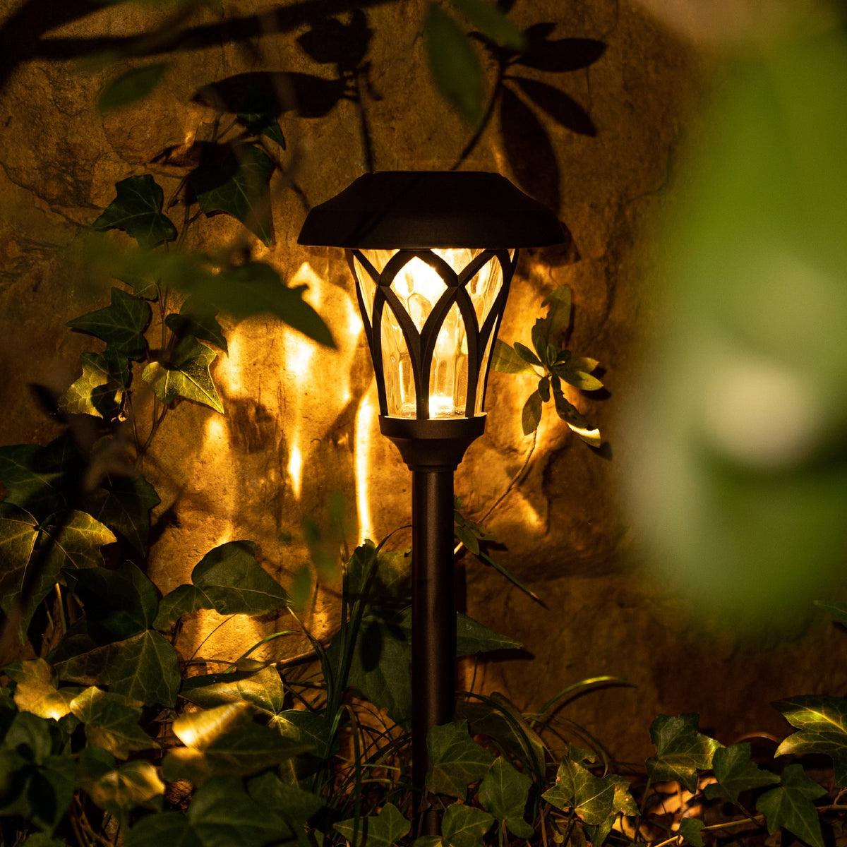 GIGALUMI Solar Pathway Lights, 6-Pack Metal Automatic Yard Lights for Garden, Patio, Walkway