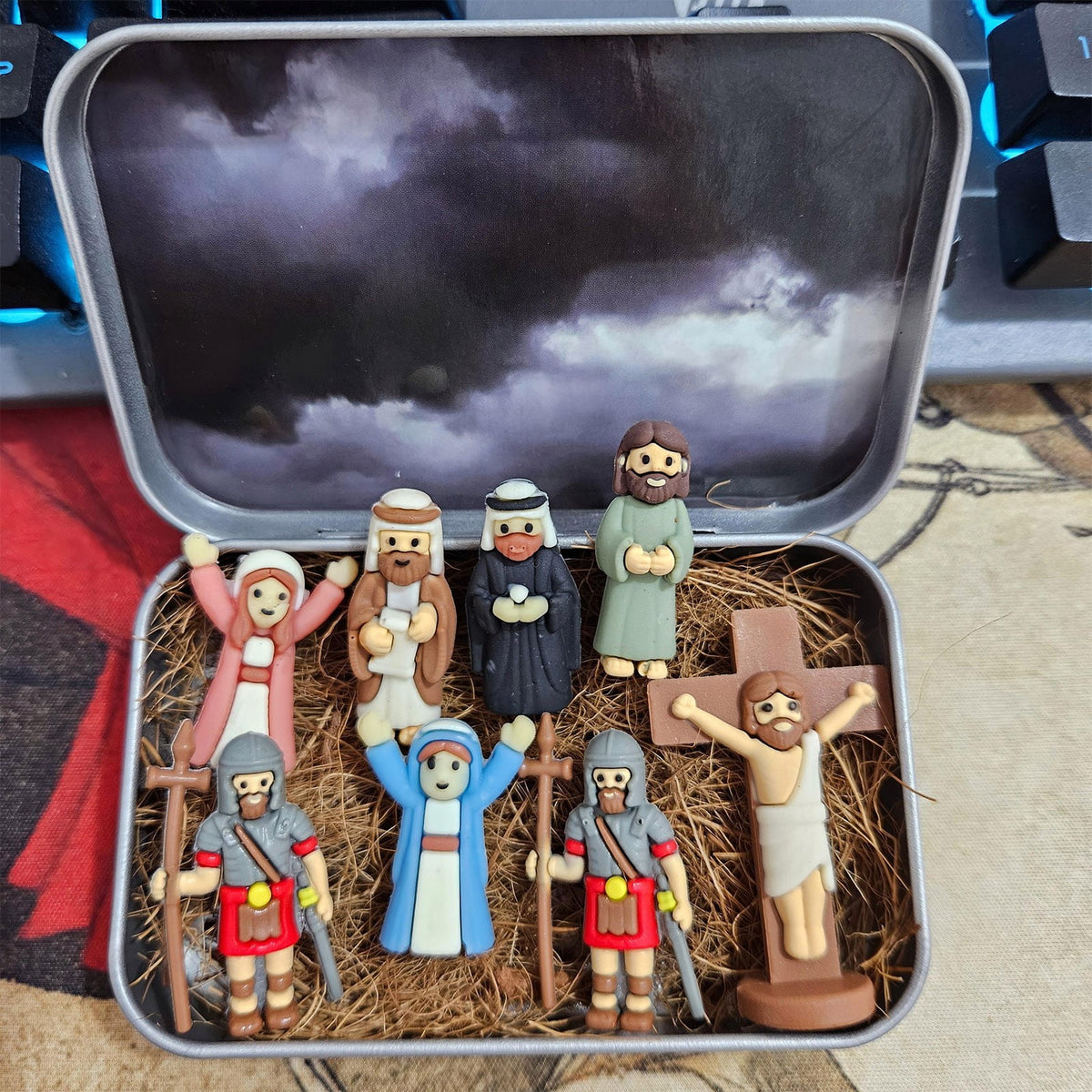 Mini Christmas Nativity Set in Tin Box | Christmas Decor Gift for Family | Portable Pocket Nativity Scene, Christmas Indoor Table Decoration