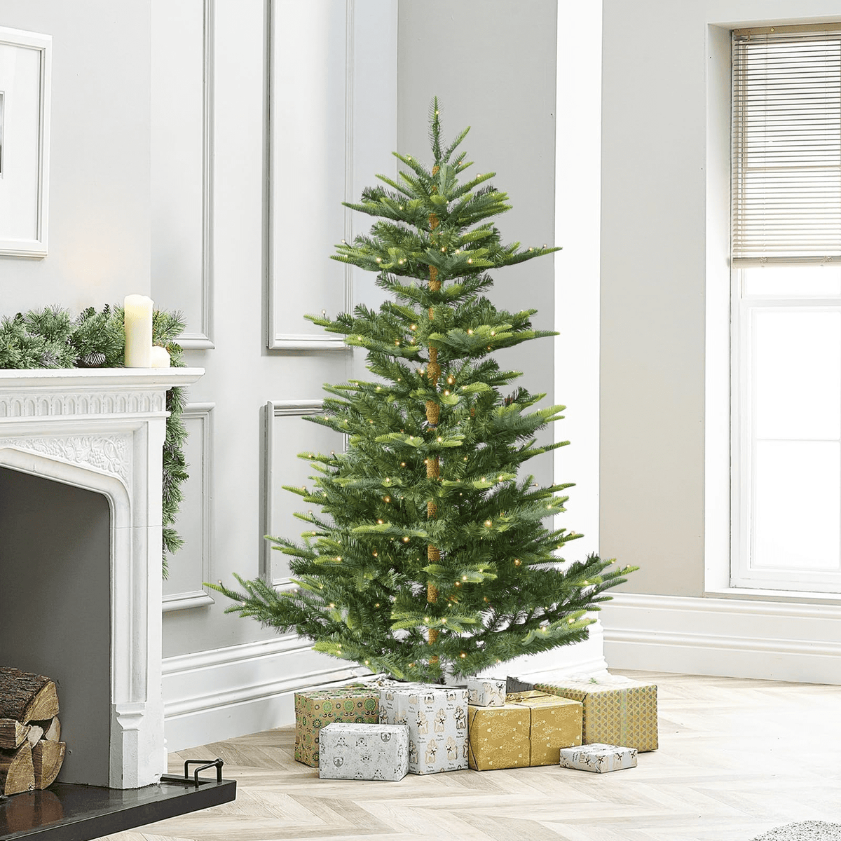 Makeatree 5ft Pre-lit Christmas Tree with 250 LED Lights, Aspen Fir, Layered & Sparse Design, Hinged Artificial Green Christmas Tree with PE&PVC Branch Tips, Fake Xmas Tree Indoor