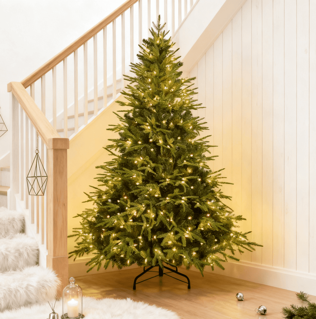 Makeatree 4ft Prelit Artificial Christmas Tree Realistic Fir Xmas Tree with 907 PE PVC Tips & 150 Lights Green & Foldable Base