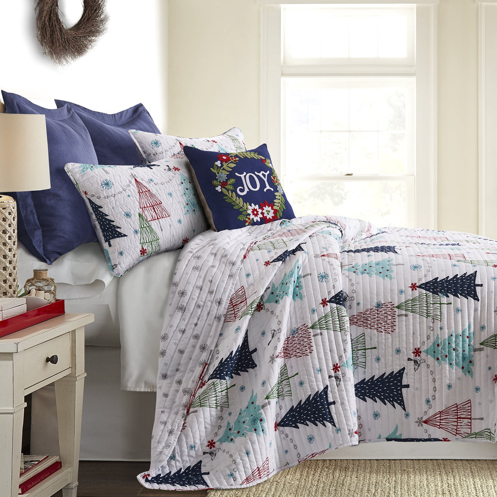 Levtex Home - Northern Star Quilt Set - Full/Queen Quilt + Two Standard Pillow Shams - Christmas Tree - Black and White - Quilt Size (88x92in.) and Pillow Sham Size (26x20in.) - Reversible