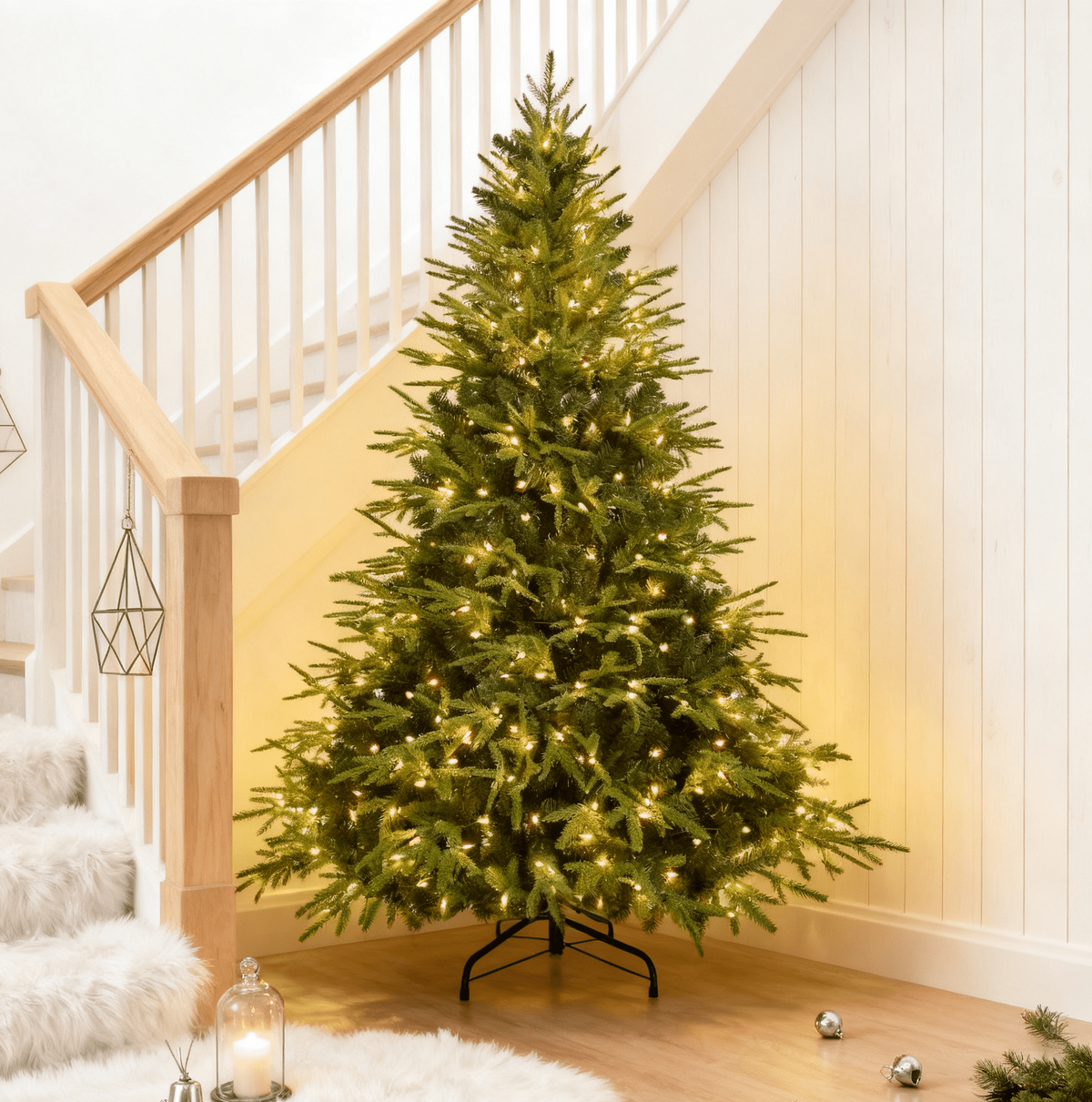 Makeatree 4ft Prelit Artificial Christmas Tree Realistic Fir Xmas Tree with 907 PE PVC Tips & 150 Lights Green & Foldable Base