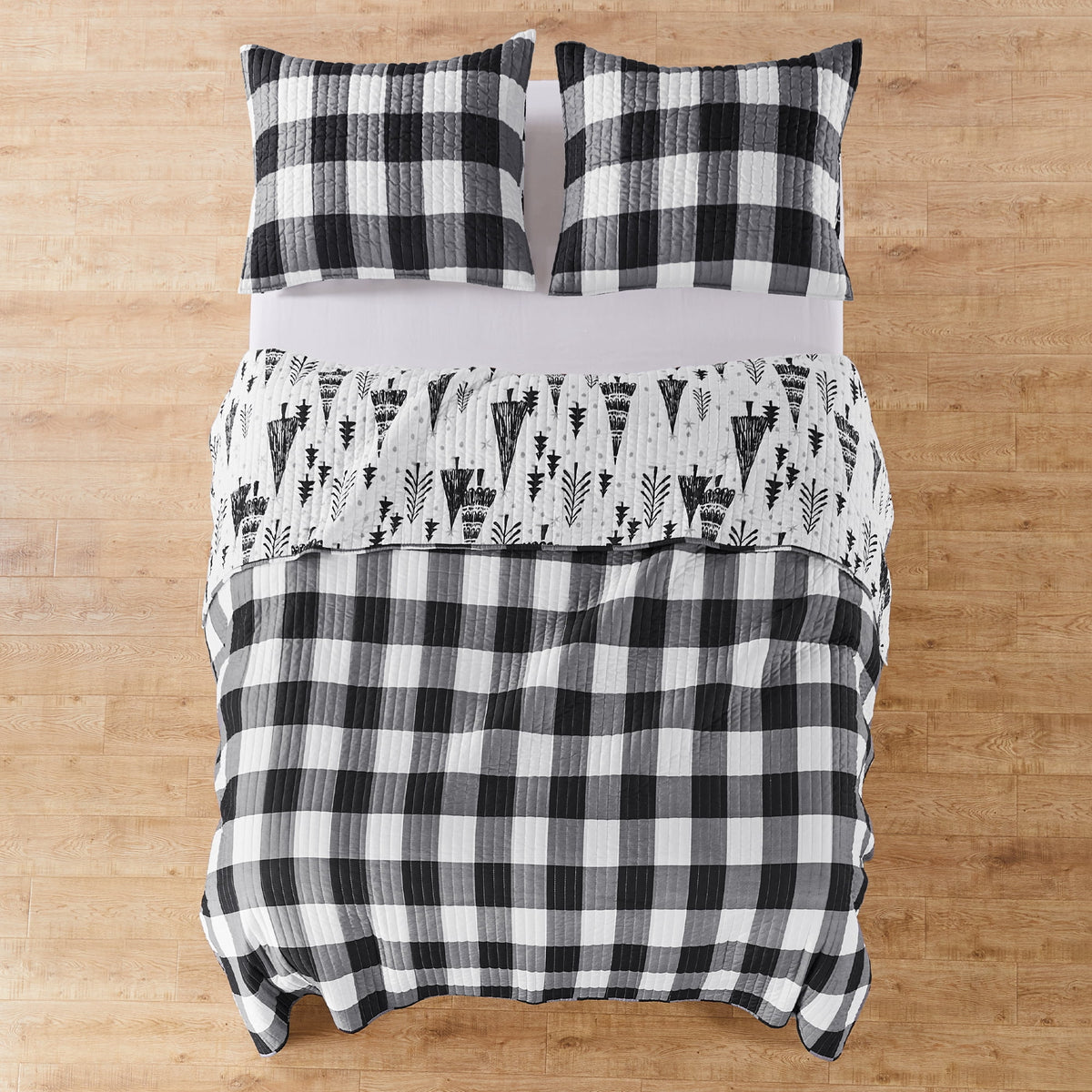 Levtex Home - Northern Star Quilt Set - Full/Queen Quilt + Two Standard Pillow Shams - Christmas Tree - Black and White - Quilt Size (88x92in.) and Pillow Sham Size (26x20in.) - Reversible