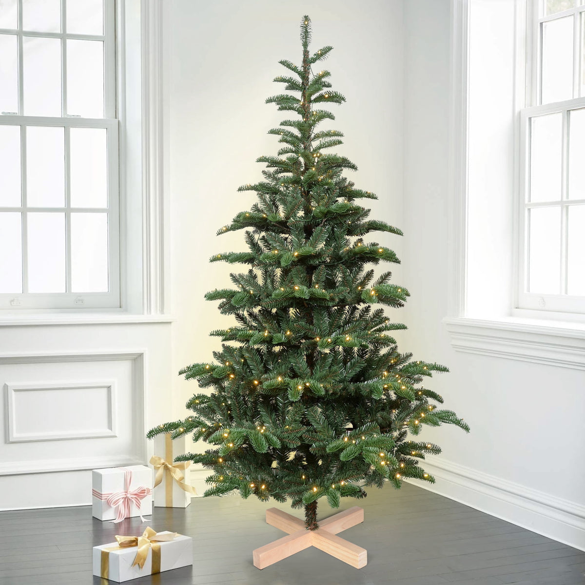 Makeatree 5ft Pre-lit Christmas Tree with 250 LED Lights, Aspen Fir, Layered & Sparse Design, Hinged Artificial Green Christmas Tree with PE&PVC Branch Tips, Fake Xmas Tree Indoor