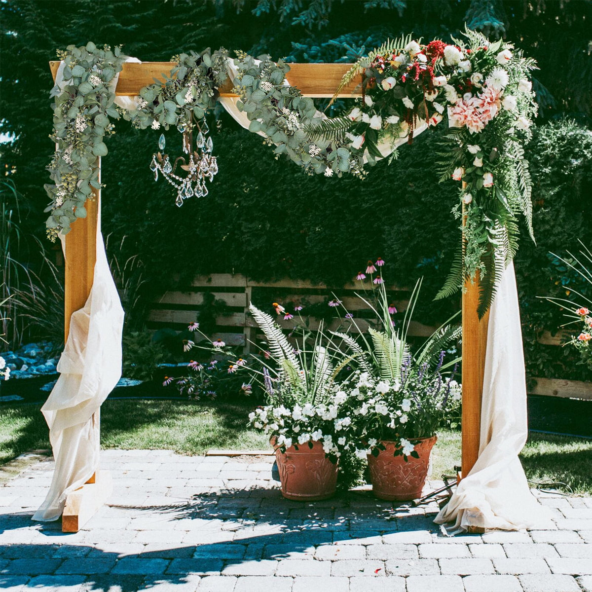 Scidweet Christmas Eucalyptus Garland, 2 Pcs 6.56 FT Artificial Greenery Garland Silver Dollar Leaves Boxwood Vines with White Buds for Home Wedding Party Table Mantle Xmas Decor