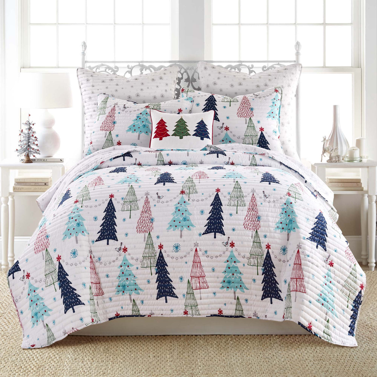 Levtex Home - Northern Star Quilt Set - Full/Queen Quilt + Two Standard Pillow Shams - Christmas Tree - Black and White - Quilt Size (88x92in.) and Pillow Sham Size (26x20in.) - Reversible