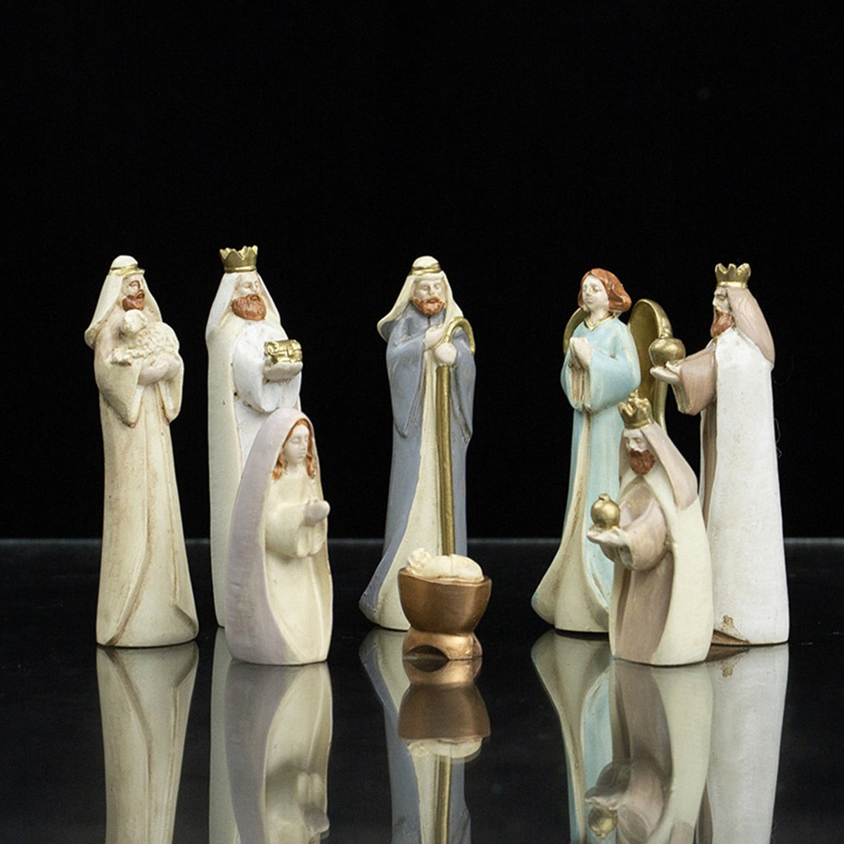 HOARBOEG Nativity Scene Ornament Set of 8, Religious Christmas Ornaments for Tree, Resin Manger Decorations, Lord Jesus Born Nativity Set, Christmas Tabletop Knick-knack, Miniature Nativity Figurines